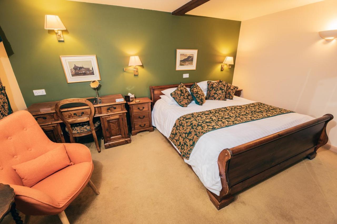 The Auberge Yaxley  Eksteriør billede