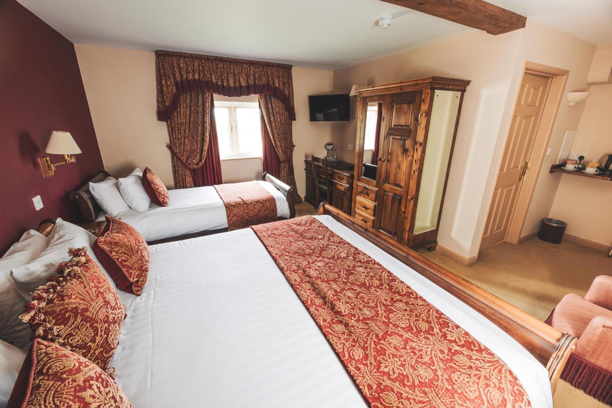 The Auberge Yaxley  Eksteriør billede