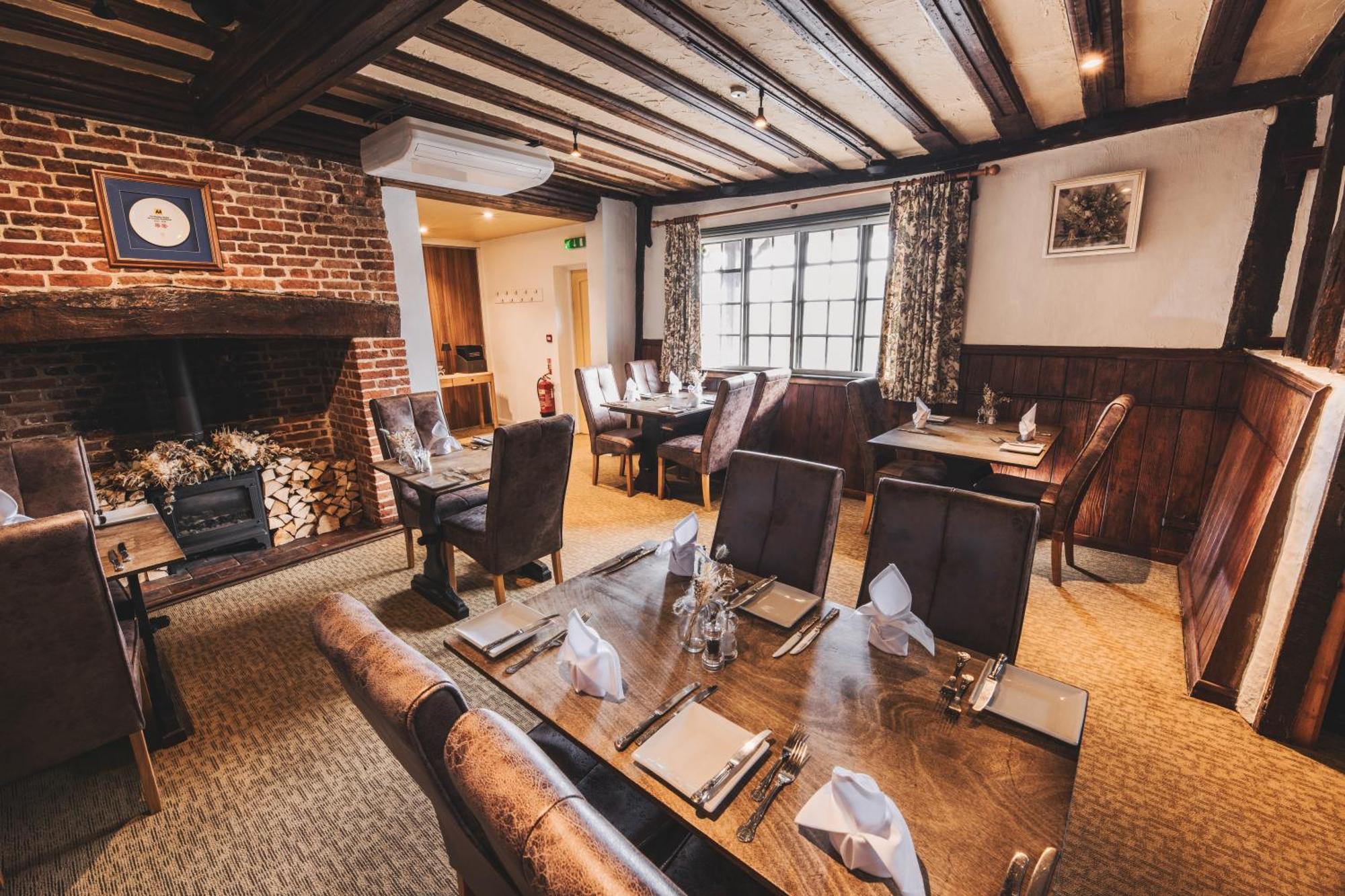 The Auberge Yaxley  Eksteriør billede